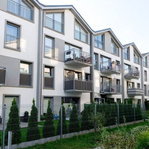 Dachgeschossfenster Trapez mit Geländer