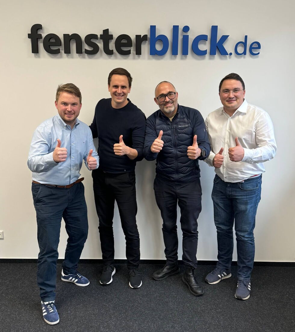 Salamander Besuch Fensterblick: Christian Kaminski, Tobias Lutzenberger, Till Schmiedeknecht, Sebastian Kaminski