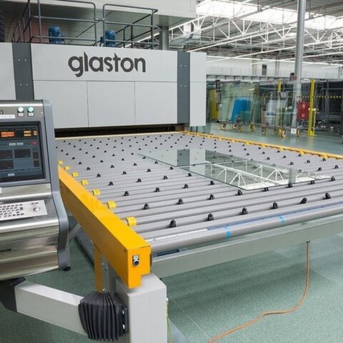 Drutex Produktion Glas-Härtung mit Glaston