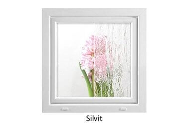 Kunststofffenster mit Silvit Ornament in Weiß