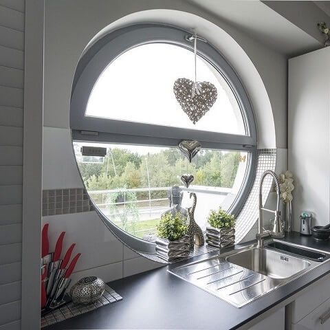 Rundfenster 2-flügelig mit Kipp in der Küche in Grau
