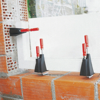 Preview: Fenster fixiert mit Richtzwingen