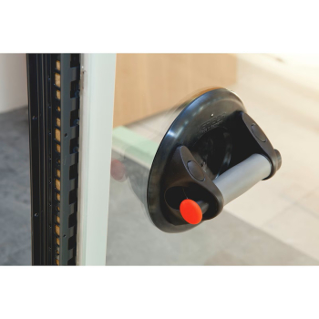 Preview: Würth Saugheber mit Vakuumpumpe und Vakuumanzeige Einsatz an der Scheibe